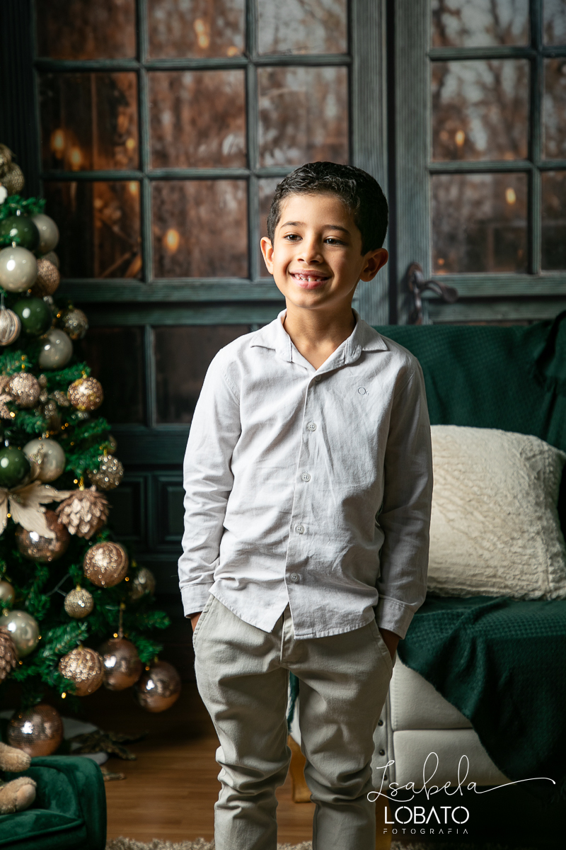 cenario-fotografico-de-natal-fundo-fotografico-de-natal-2024-melhor-fotografo-em-barbacena-retratos-de-natal-mini-sessao-fotografica-de-natal-retratos-de-familia-no-natal-arvore-de-natal-decoracao-de-natal-em-barbacena-natal