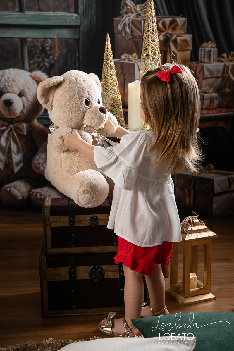 ensaio-fotografico-de-natal-cenario-fotografico-de-natal-fundo-fotografico-de-natal-2024-melhor-fotografo-em-barbacena-retratos-de-natal-mini-sessao-fotografica-de-natal-retratos-de-familia-no-natal-arvore-de-natal-decoracao-de-natal-em-barbacena-natal