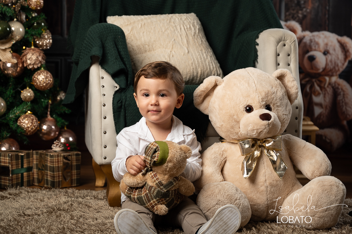 ensaio-fotografico-de-natal-cenario-fotografico-de-natal-fundo-fotografico-de-natal-2024-melhor-fotografo-em-barbacena-retratos-de-natal-mini-sessao-fotografica-de-natal-retratos-de-familia-no-natal-arvore-de-natal-decoracao-de-natal-em-barbacena-natal