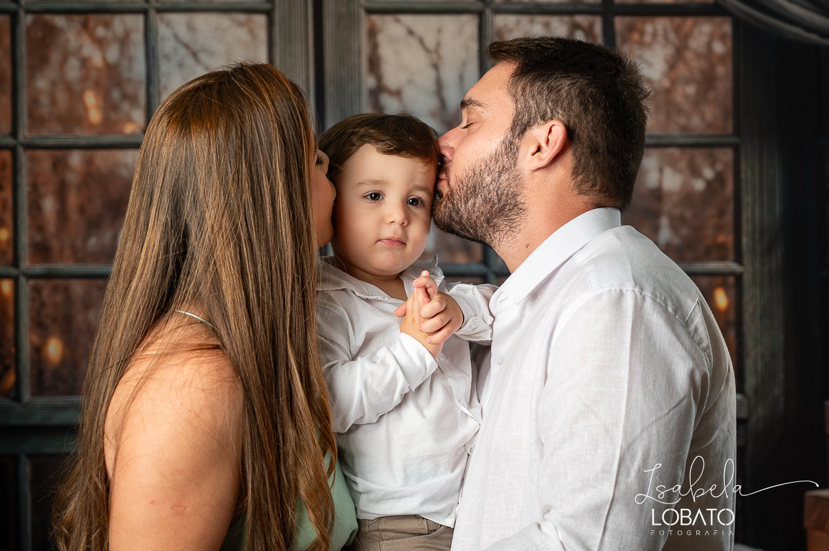 ensaio-fotografico-de-natal-cenario-fotografico-de-natal-fundo-fotografico-de-natal-2024-melhor-fotografo-em-barbacena-retratos-de-natal-mini-sessao-fotografica-de-natal-retratos-de-familia-no-natal-arvore-de-natal-decoracao-de-natal-em-barbacena-natal