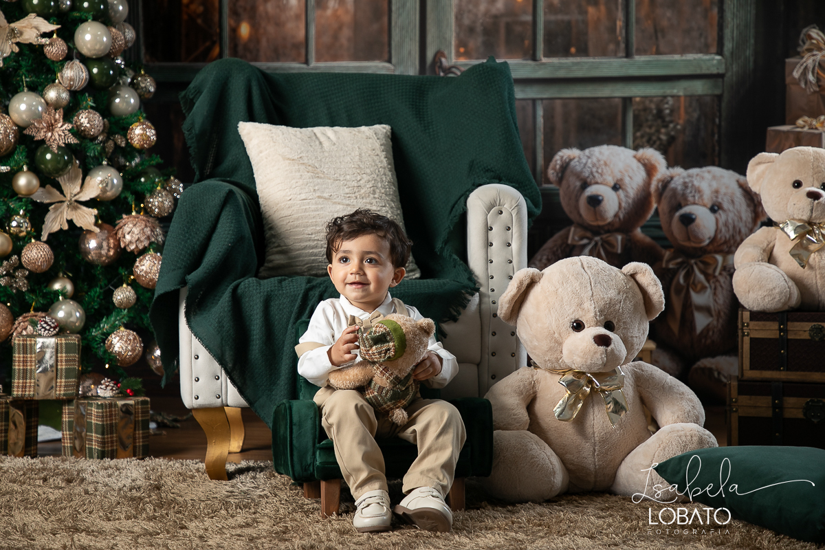 ensaio-fotografico-de-natal-cenario-fotografico-de-natal-fundo-fotografico-de-natal-2024-melhor-fotografo-em-barbacena-retratos-de-natal-mini-sessao-fotografica-de-natal-retratos-de-familia-no-natal-arvore-de-natal-decoracao-de-natal-em-barbacena-natal