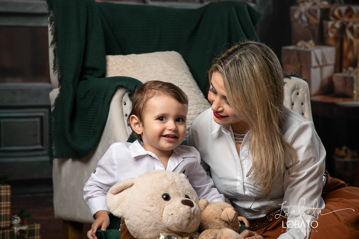 ensaio-fotografico-de-natal-cenario-fotografico-de-natal-fundo-fotografico-de-natal-2024-melhor-fotografo-em-barbacena-retratos-de-natal-mini-sessao-fotografica-de-natal-retratos-de-familia-no-natal-arvore-de-natal-decoracao-de-natal-em-barbacena-natal