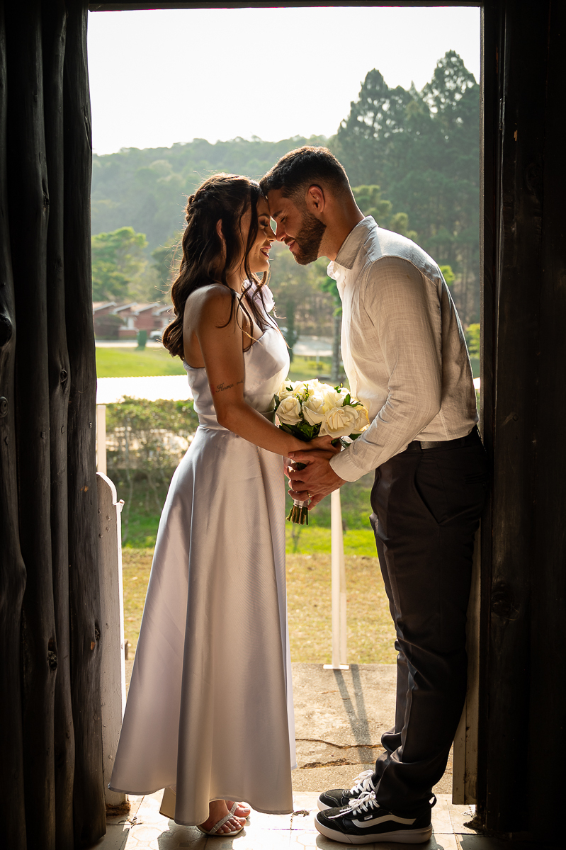 ensaio-fotografico-de-casal-ensaio-fotografico-apos-casamento-ensaio-pos-wedding-ensaio-fotografico-noivos-fotos-vestido-de-noiva-hotel-em-barbacena-park-hotel-mantiqueira-fotografos-em-barbacena-estudio-de-fotos-em-barbacena-isabela-lobato-fotografia