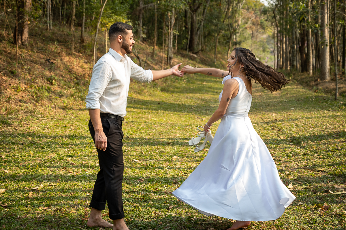 ensaio-fotografico-de-casal-ensaio-fotografico-apos-casamento-ensaio-pos-wedding-ensaio-fotografico-noivos-fotos-vestido-de-noiva-hotel-em-barbacena-park-hotel-mantiqueira-fotografos-em-barbacena-estudio-de-fotos-em-barbacena-isabela-lobato-fotografia