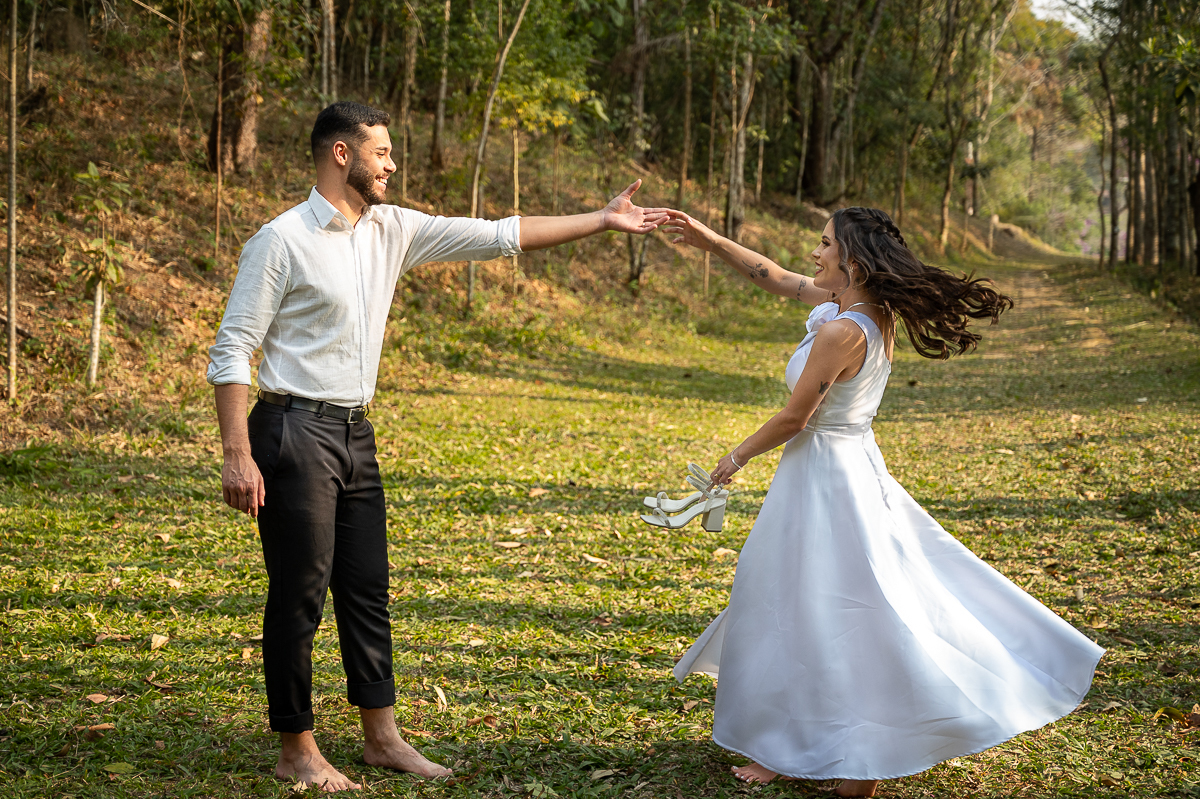 ensaio-fotografico-de-casal-ensaio-fotografico-apos-casamento-ensaio-pos-wedding-ensaio-fotografico-noivos-fotos-vestido-de-noiva-hotel-em-barbacena-park-hotel-mantiqueira-fotografos-em-barbacena-estudio-de-fotos-em-barbacena-isabela-lobato-fotografia