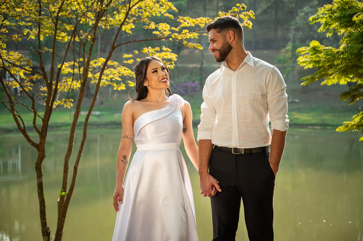 ensaio-fotografico-de-casal-ensaio-fotografico-apos-casamento-ensaio-pos-wedding-ensaio-fotografico-noivos-fotos-vestido-de-noiva-hotel-em-barbacena-park-hotel-mantiqueira-fotografos-em-barbacena-estudio-de-fotos-em-barbacena-isabela-lobato-fotografia