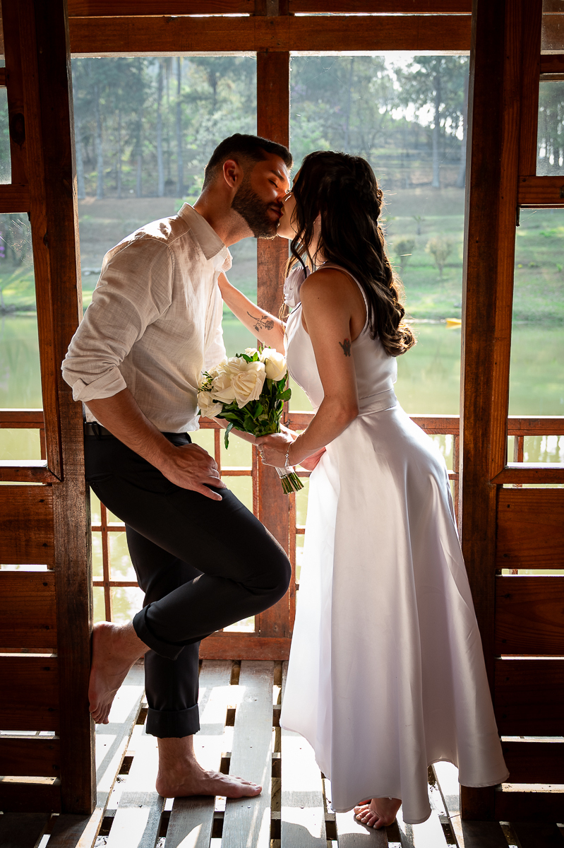 ensaio-fotografico-de-casal-ensaio-fotografico-apos-casamento-ensaio-pos-wedding-ensaio-fotografico-noivos-fotos-vestido-de-noiva-hotel-em-barbacena-park-hotel-mantiqueira-fotografos-em-barbacena-estudio-de-fotos-em-barbacena-isabela-lobato-fotografia