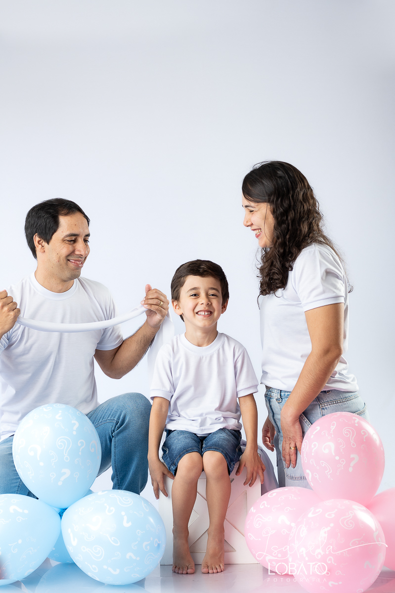 ensaio-fotografico-de-revelacao-do-sexo-do-bebe-ensaio-gestante-estudio-cha-revelacao-sera-menino-ou-menina-exame-de-sexagem-fetal-revelaco-do-sexo-do-bebe-em-ensaio-fotografico-fotografa-de-gestante-melhor-fotografa-de-barbacena-isabela-lobato-fotografia