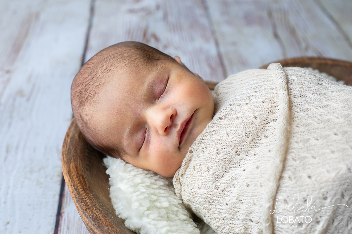 ensaio-fotografico-de-bebe-recem-nascido-ensaio-newborn-em-barbacena-estudio-fotografico-em-barbacena-isabela-lobato-fotografia-fotografa-de-batizado-em-barbacena-a-melhor-fotografa-de-barbacena-e-regiao-isabela-lobato-fotografia-fotos-de-newborn