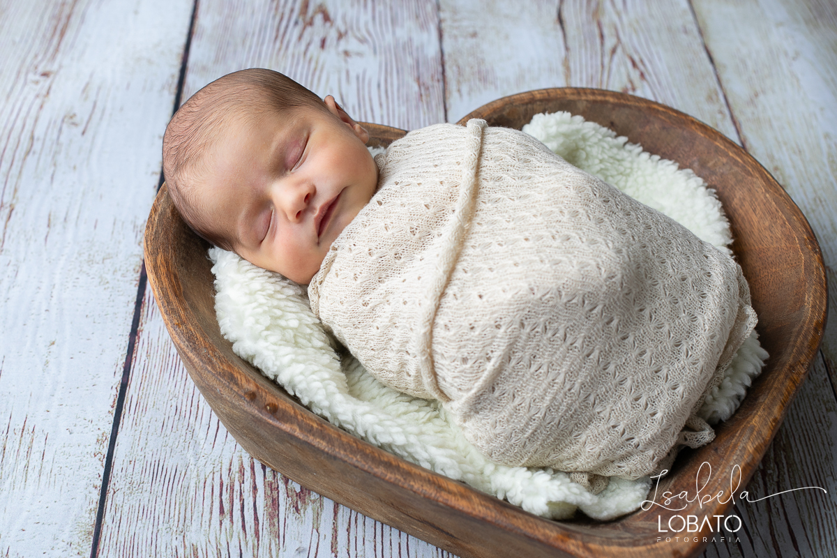 ensaio-fotografico-de-bebe-recem-nascido-ensaio-newborn-em-barbacena-estudio-fotografico-em-barbacena-isabela-lobato-fotografia-fotografa-de-batizado-em-barbacena-a-melhor-fotografa-de-barbacena-e-regiao-isabela-lobato-fotografia-fotos-de-newborn