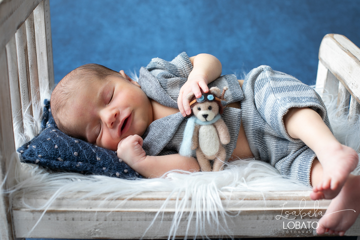 ensaio-fotografico-de-bebe-recem-nascido-ensaio-newborn-em-barbacena-estudio-fotografico-em-barbacena-isabela-lobato-fotografia-fotografa-de-batizado-em-barbacena-a-melhor-fotografa-de-barbacena-e-regiao-isabela-lobato-fotografia-fotos-de-newborn