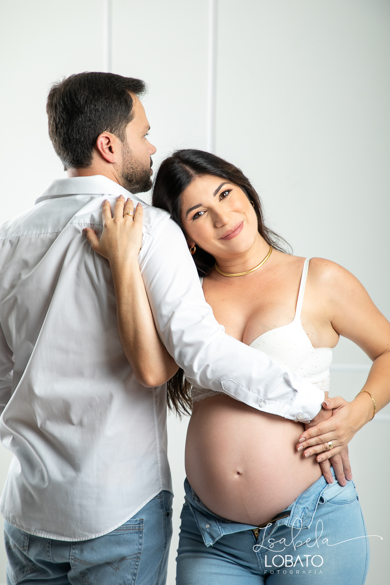 ensaio-gestante-9-meses-roupas-de-gestante-mamae-gestante-modelo-fases-da-gestacao-ensaio-fotografico-gestante-em-estudio-melhor-fotografa-de-barbacena-isabela-lobato-fotografia-estudio-fotografico-especializado-em-gestantes-isabela-lobato-fotografia