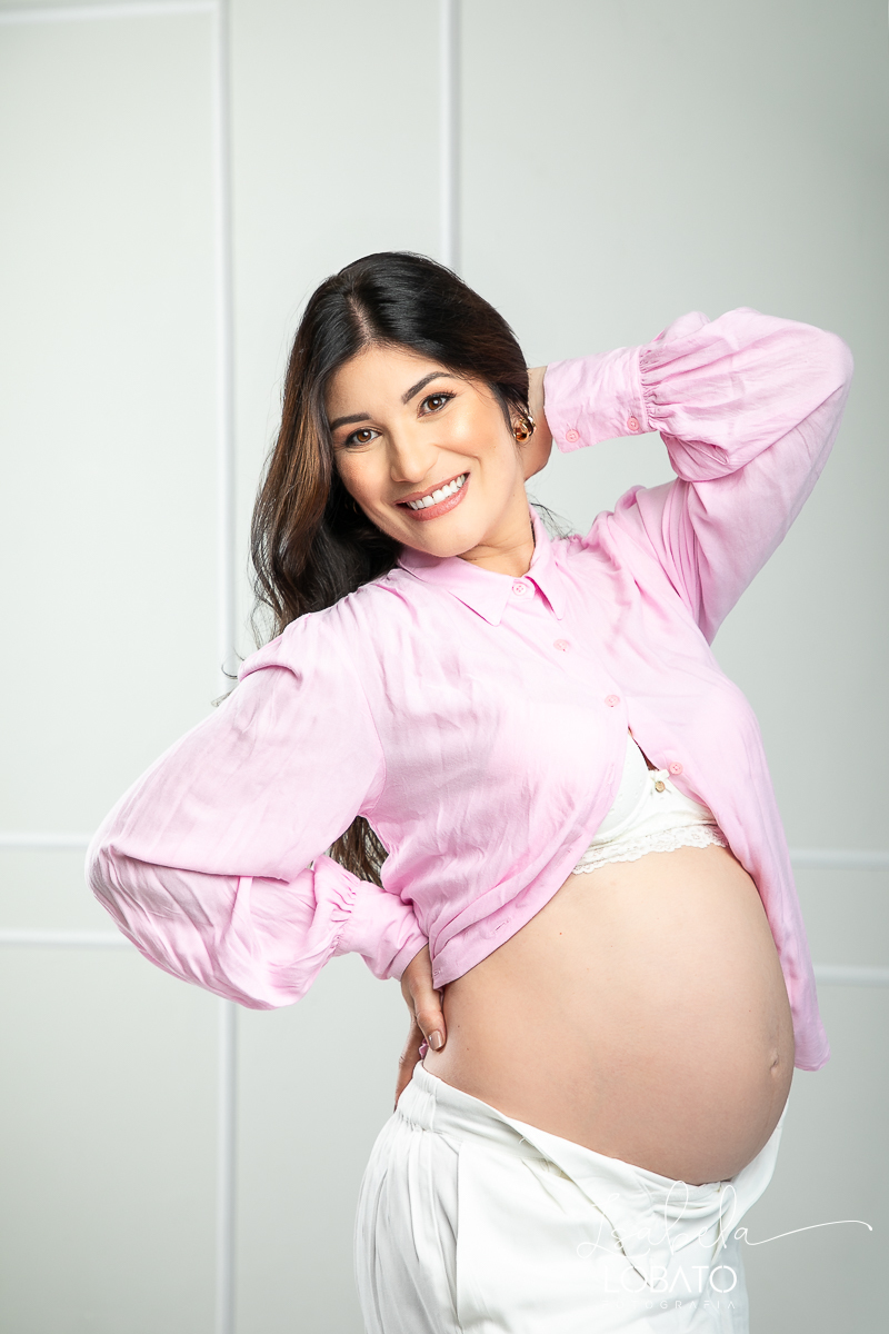 ensaio-gestante-9-meses-roupas-de-gestante-mamae-gestante-modelo-fases-da-gestacao-ensaio-fotografico-gestante-em-estudio-melhor-fotografa-de-barbacena-isabela-lobato-fotografia-estudio-fotografico-especializado-em-gestantes-isabela-lobato-fotografia