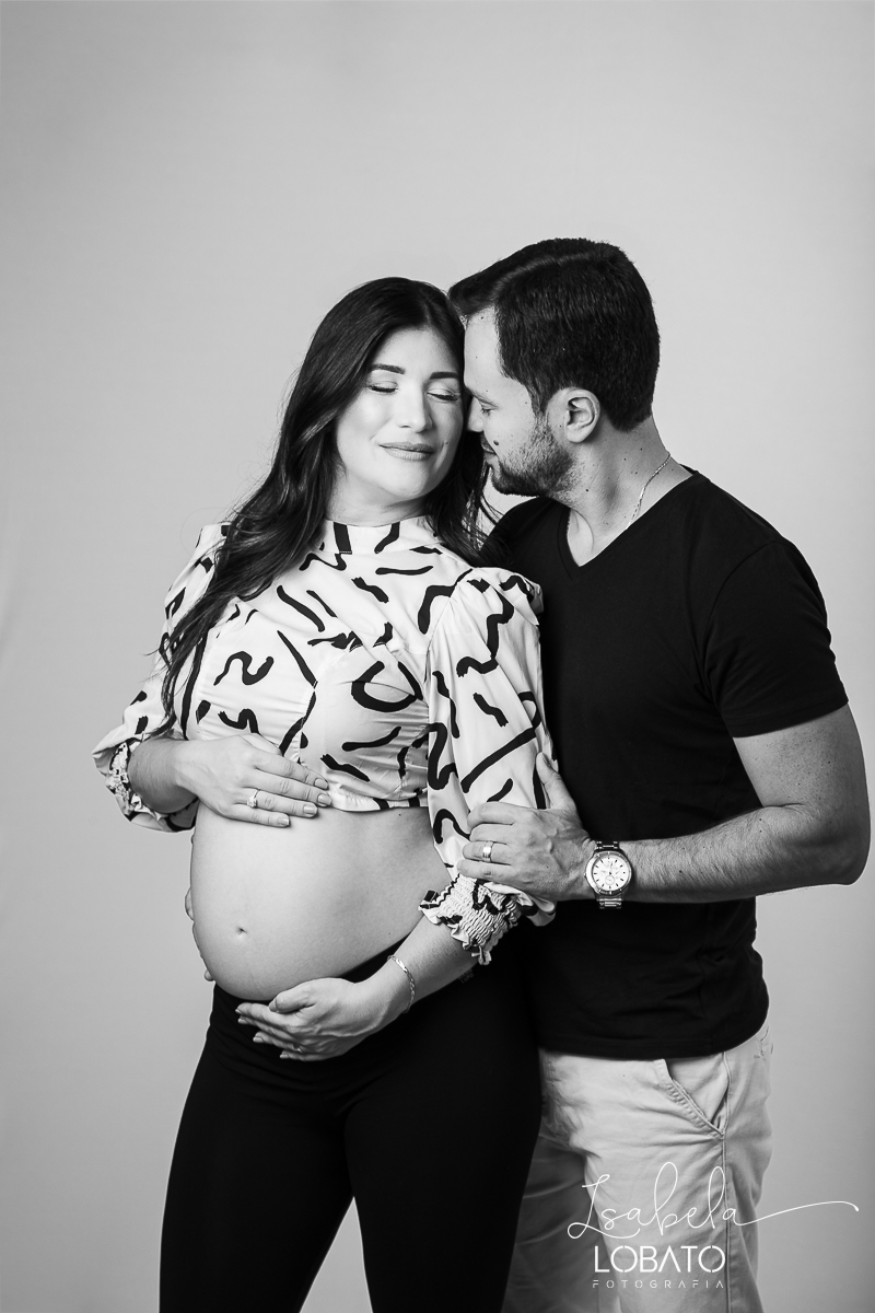 ensaio-gestante-9-meses-roupas-de-gestante-mamae-gestante-modelo-fases-da-gestacao-ensaio-fotografico-gestante-em-estudio-melhor-fotografa-de-barbacena-isabela-lobato-fotografia-estudio-fotografico-especializado-em-gestantes-isabela-lobato-fotografia