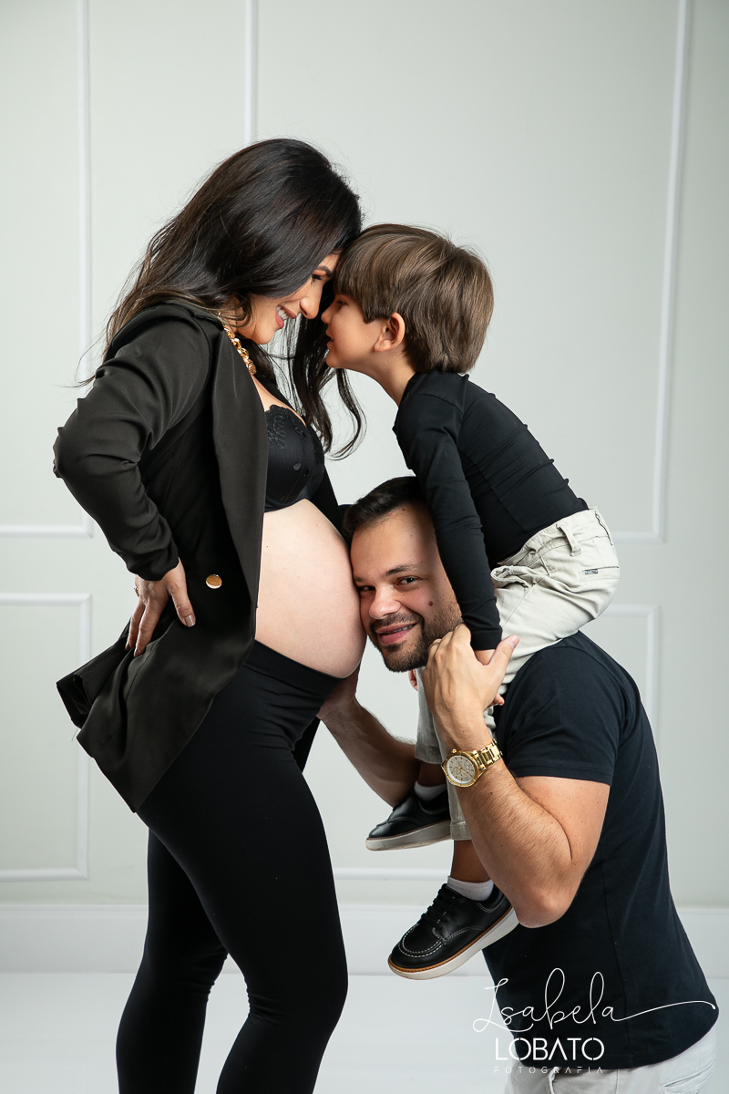 ensaio-gestante-9-meses-roupas-de-gestante-mamae-gestante-modelo-fases-da-gestacao-ensaio-fotografico-gestante-em-estudio-melhor-fotografa-de-barbacena-isabela-lobato-fotografia-estudio-fotografico-especializado-em-gestantes-isabela-lobato-fotografia