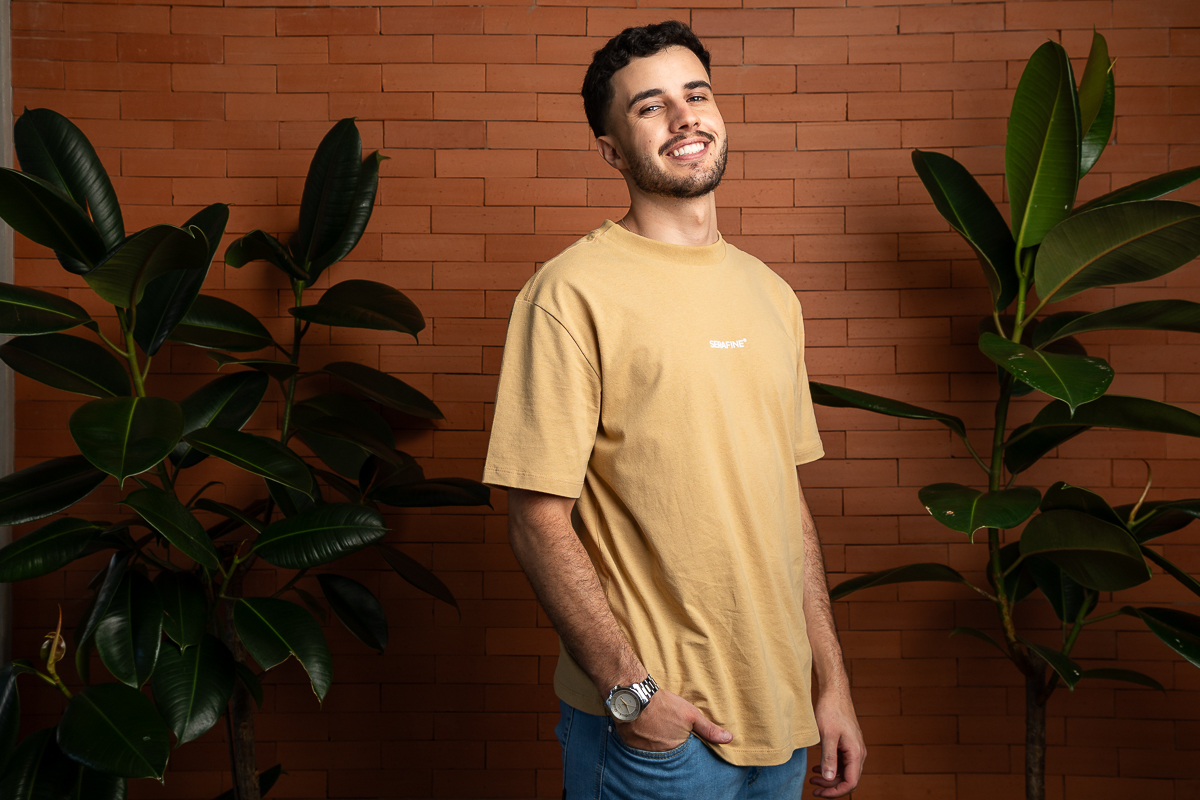 melhor-designer-grafico-do-brasil-designer- em-minas-gerais-infoprodutor-social media- identidade-visual-o-melhor-designer-gráfico-de-minas-gerais-esigner-landing-page- webdesigner-lohan-desiner-lohan-fonseca