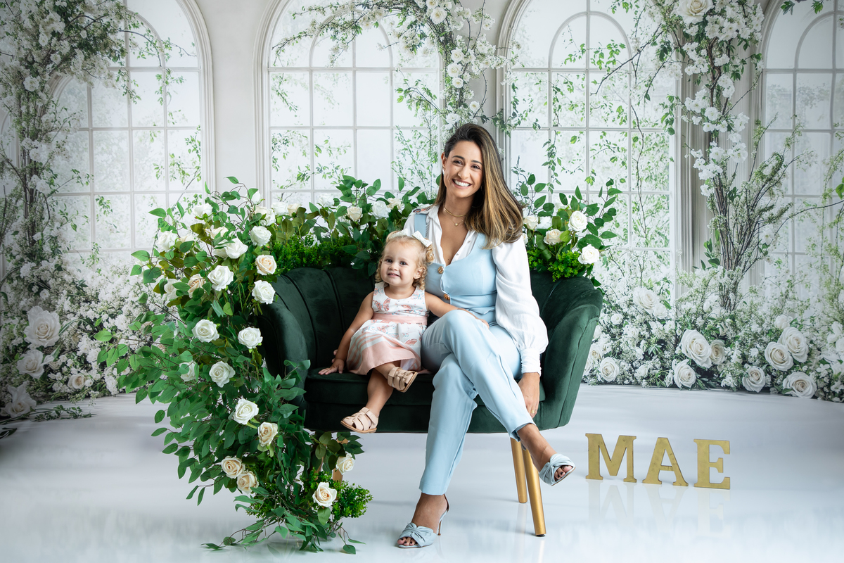 ensaio-fotografico-dia-das-maes-2025-cenario-fotografico-de-dia-das-maes-fundo-fotografico-dia-das-maes-ideia-de-cenario-para-o-dia-das-maes-mini-sessao-fotografica-do-dia-das-maes-amor-de-mae-fotos-dos-dias-das-maes-ideia-de-pose-ensaio-do-dia-das-maes