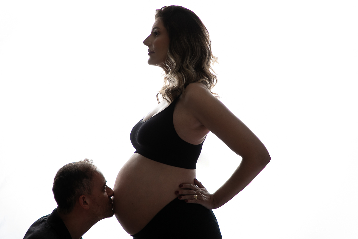 ensaio-gestante-9-meses-roupas-de-gestante-mamae-gestante-modelo-fases-da-gestacao-ensaio-fotografico-gestante-em-estudio-melhor-fotografa-de-barbacena-isabela-lobato-fotografia-estudio-fotografico-especializado-em-gestantes-isabela-lobato-fotografia