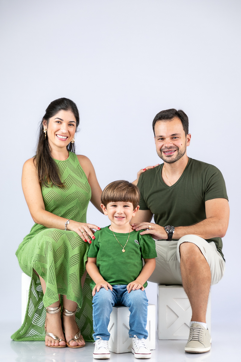 ensaio-fotografico-de-um-ano-ensaio-smash-the-cake-atemporal-clean-fotos-de-um-ano-cenario-fotografico-clean-atemporal-bebe-um-ano-fotografo-infantil-em-barbacena-mg-estudio-fotografico-de-newborn-em-barbacena-mg-isabela-lobato-fotografia-melhor-fotografa