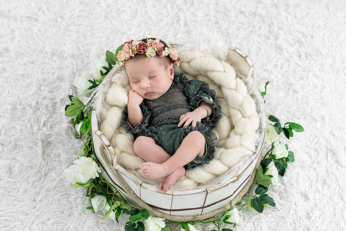 Ensaio-fotografico-newborn-fotografa-de-recem-nascido-em-barbacena-e-regiao-fotografa-especializada-em-newborn-isabela-lobato-fotografia-estudio-fotografico-infantil-em-barbacena-mg