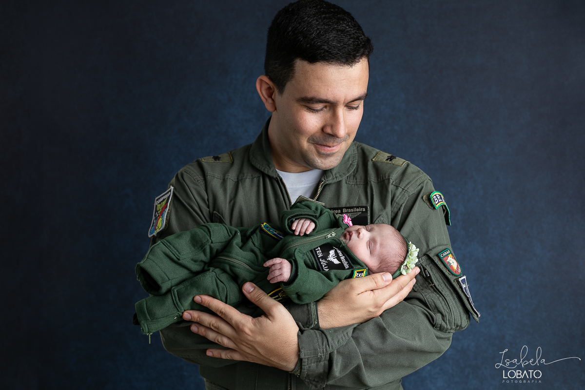 Ensaio-fotografico-newborn-fotografa-de-recem-nascido-em-barbacena-e-regiao-fotografa-especializada-em-newborn-isabela-lobato-fotografia-estudio-fotografico-infantil-em-barbacena-mg