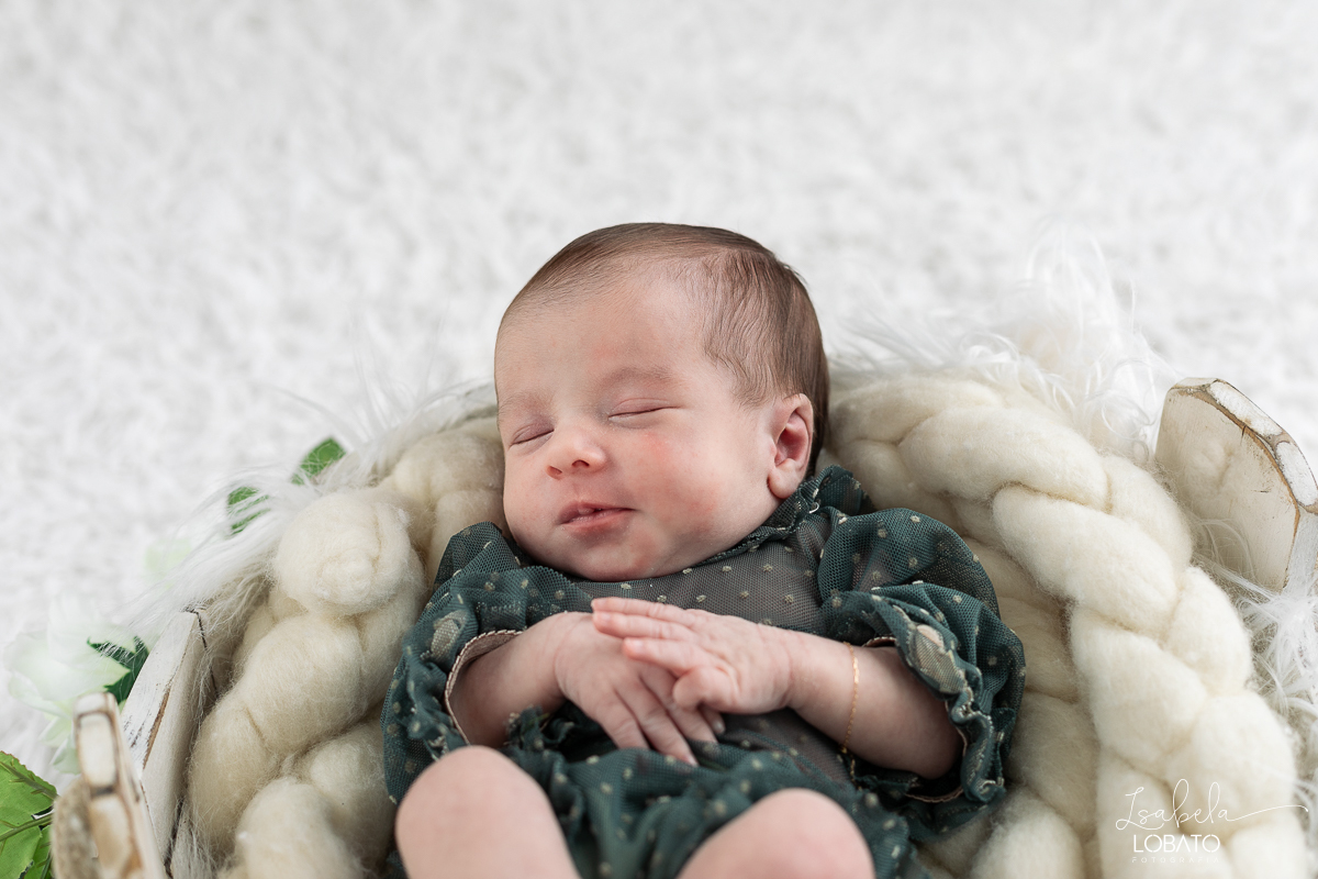Ensaio-fotografico-newborn-fotografa-de-recem-nascido-em-barbacena-e-regiao-fotografa-especializada-em-newborn-isabela-lobato-fotografia-estudio-fotografico-infantil-em-barbacena-mg