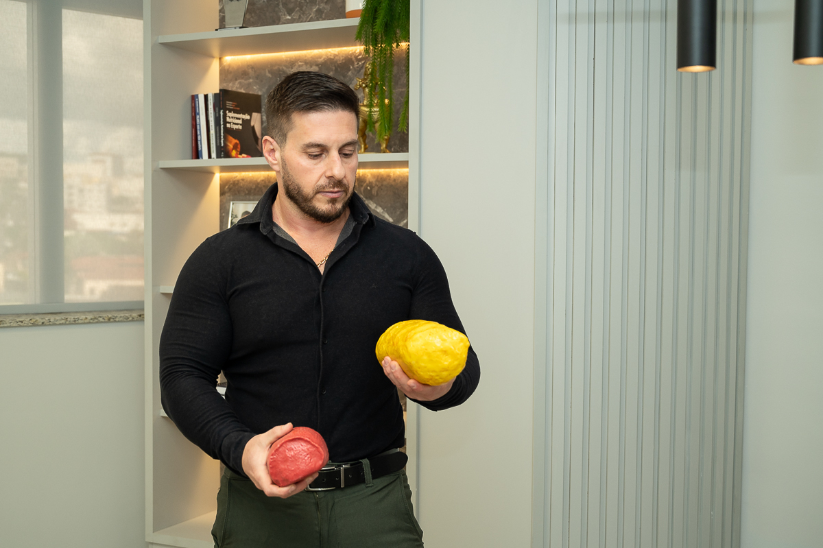 nutrologia-emagrecimento-e-performance-especialista-em-emagrecimento-em-barbacena-clinica-de-emagrecimento-com-saude-medico-nutrologo-em-barbacena-dr-everton-abrantes-retratos-corporativos-de-medico-marketing-medico-fotografa-especialista-em-retratos-bqmg