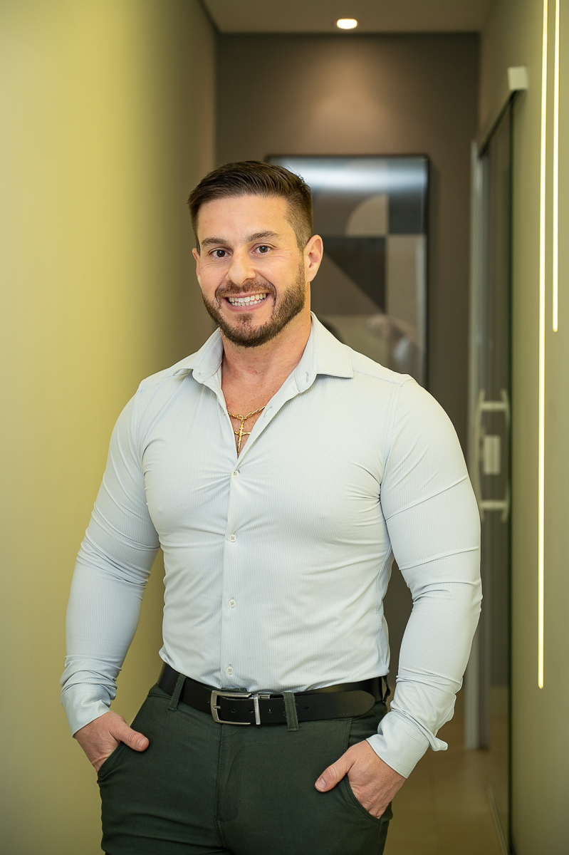 nutrologia-emagrecimento-e-performance-especialista-em-emagrecimento-em-barbacena-clinica-de-emagrecimento-com-saude-medico-nutrologo-em-barbacena-dr-everton-abrantes-retratos-corporativos-de-medico-marketing-medico-fotografa-especialista-em-retratos-bqmg