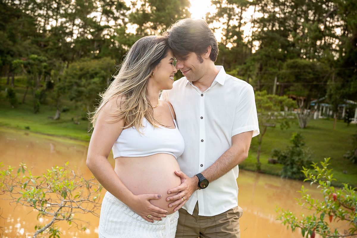 ensaio-gestante-externo-ideia-de-lugar-externo-para-fotos-gestante-em-barbacena-fotografa-de-gestante-em-barbacena-e-regiao-ensaio-fotografico-no-park-hotel-mantiqueira-melhor-fotografa-de-barbacena-isabela-lobato-fotografia-melhor-hotel-em-barbacena