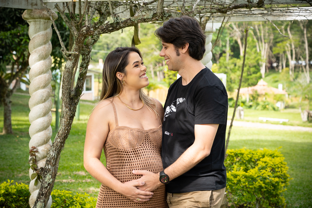 ensaio-gestante-externo-ideia-de-lugar-externo-para-fotos-gestante-em-barbacena-fotografa-de-gestante-em-barbacena-e-regiao-ensaio-fotografico-no-park-hotel-mantiqueira-melhor-fotografa-de-barbacena-isabela-lobato-fotografia-melhor-hotel-em-barbacena