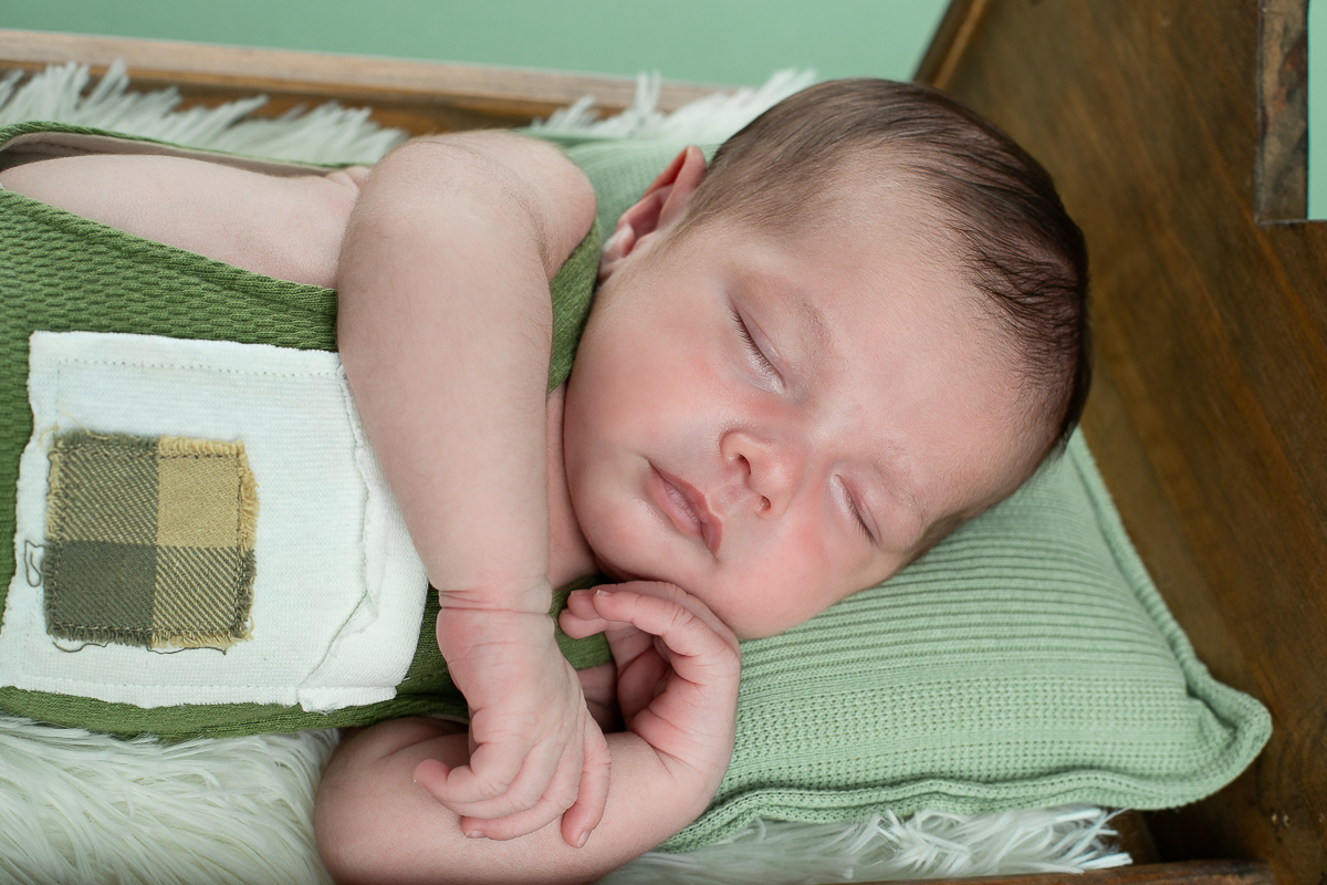 ensaio-newborn-ensaio-fotografico-de-bebe-recem-nascido-fotografa-de-recem-nascido-em-barbacena-minas-gerais-melhor-fotografa-de-conselheiro-lafaiete-barbacena-fotografa-em-alto-rio-doce-fotografa-infantil-minas-gerais-isabela-lobato-fotografia-barbacena