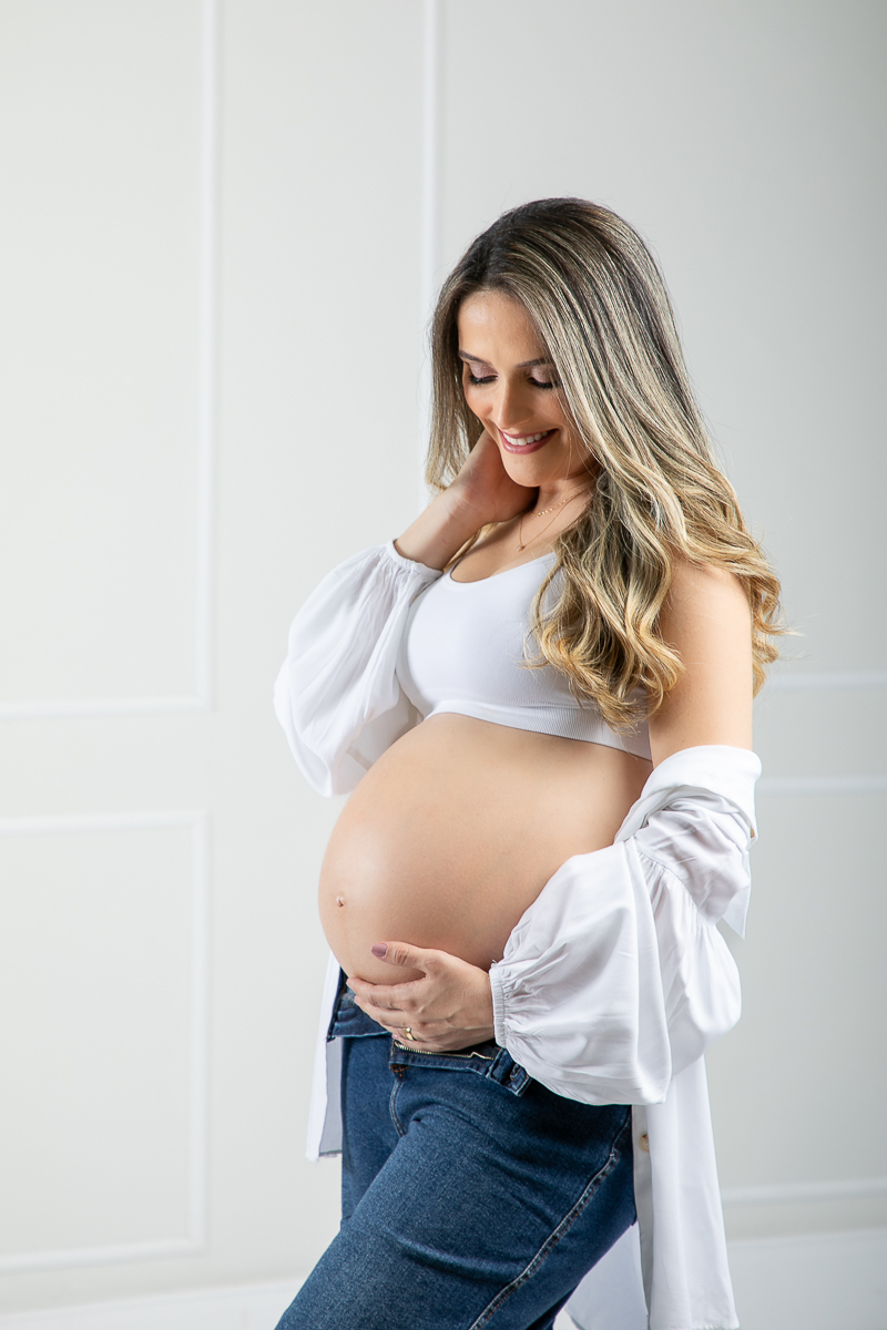 ensaio-gestante-em-barbacena-fotografa-de-gestante-isabela-lobato-fotografia-gestacao-9-meses-look-de-gestante-para-ensaio-fotografico-ensaio-gestante-em-estudio-barbacena-melhor-fotografa-de-gestante-de-barbacena-e-regiao-isabela-lobato-fotografia
