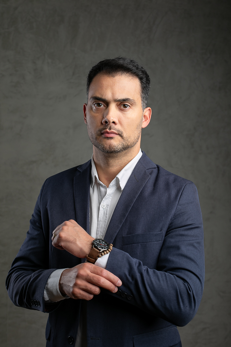 retratos-corporativo-fotos-para-perfil-profissional-fotografo-de-retratos-corporativo-mkt-pessoal-fotos-para-dentista-foto-para-perfil-corporativo-consultorio-odontologico-clinica-vitallity-barbacena-implantes-facetas-dentaria-melhor-implantodontista-bq