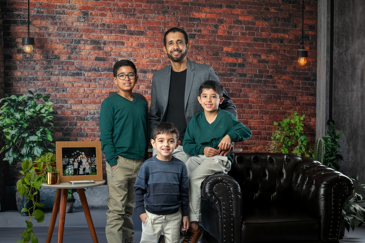 Dia-dos-pais-2025-ensaio-fotográfico-dia-dos-pais-estudio-fotografico-em-barbacena-mg-melhor-fotografa-de-barbacena-isabela-lobato-fotografia