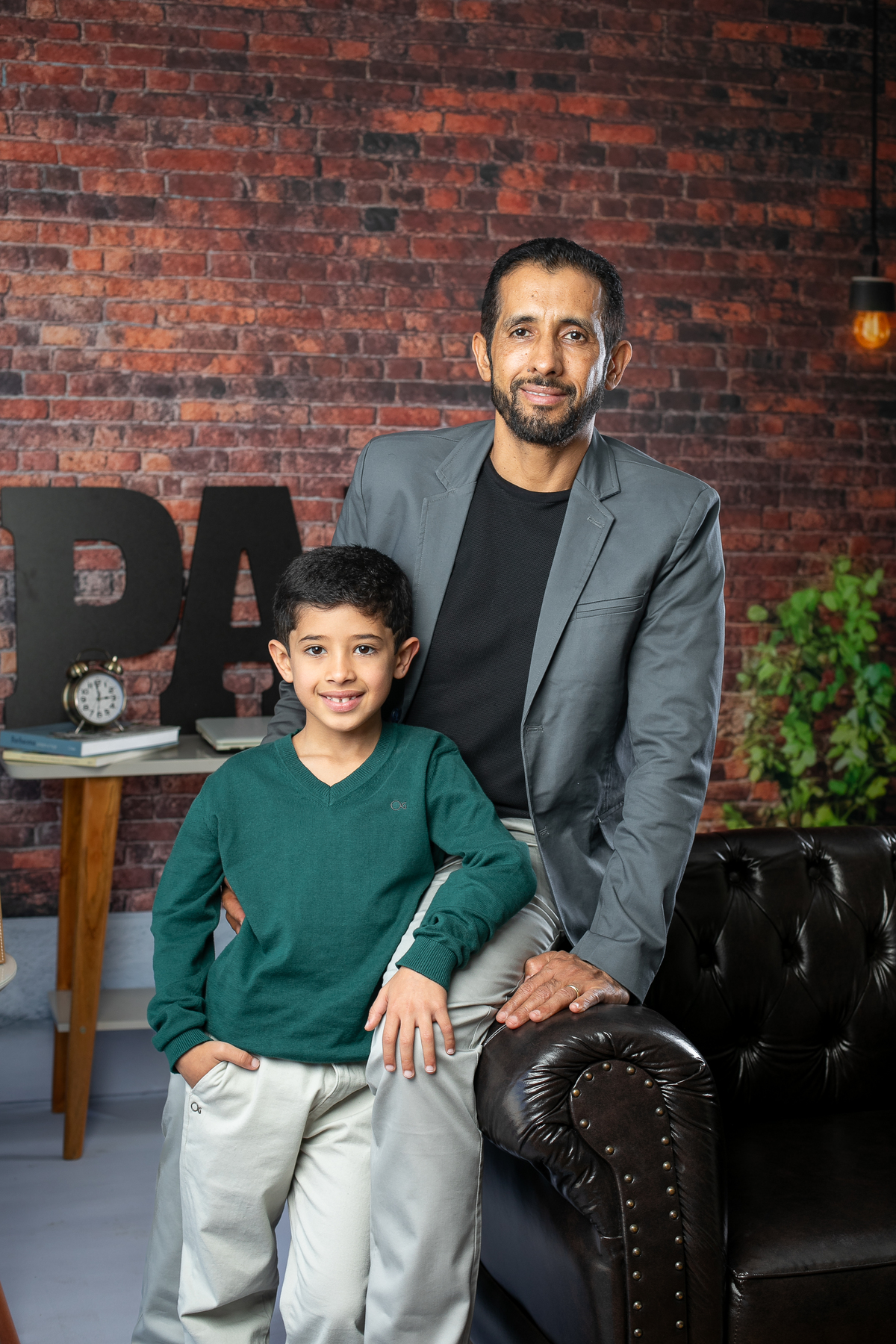 Dia-dos-pais-2025-ensaio-fotográfico-dia-dos-pais-estudio-fotografico-em-barbacena-mg-melhor-fotografa-de-barbacena-isabela-lobato-fotografia