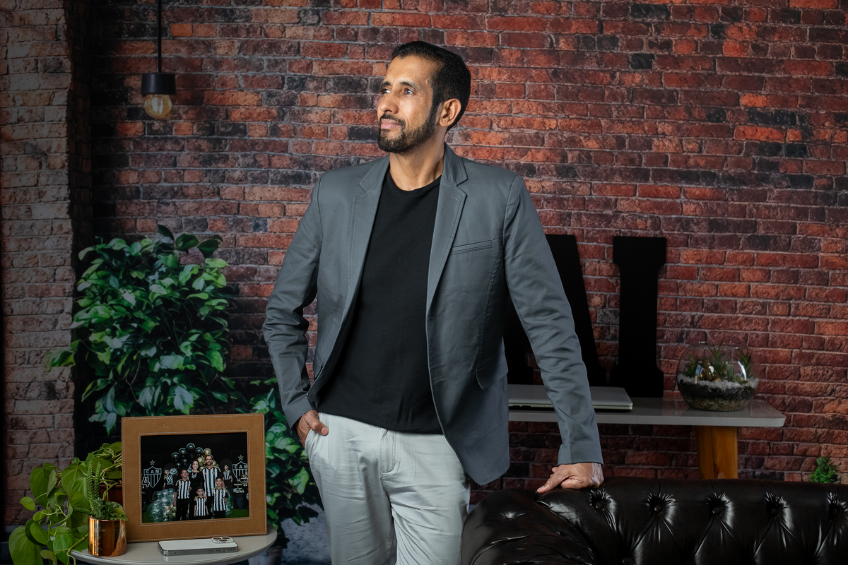 Dia-dos-pais-2025-ensaio-fotográfico-dia-dos-pais-estudio-fotografico-em-barbacena-mg-melhor-fotografa-de-barbacena-isabela-lobato-fotografia