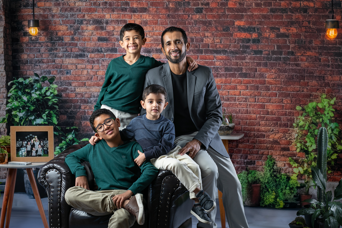 Dia-dos-pais-2025-ensaio-fotográfico-dia-dos-pais-estudio-fotografico-em-barbacena-mg-melhor-fotografa-de-barbacena-isabela-lobato-fotografia