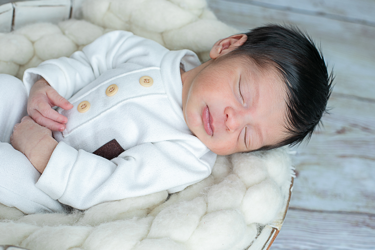 ensaio-newborn-ensaio-fotografico-de-bebe-recem-nascido-fotografa-de-recem-nascido-em-barbacena-minas-gerais-melhor-fotografa-de-conselheiro-lafaiete-barbacena-fotografa-em-alto-rio-doce-fotografa-infantil-minas-gerais-isabela-lobato-fotografia-barbacena