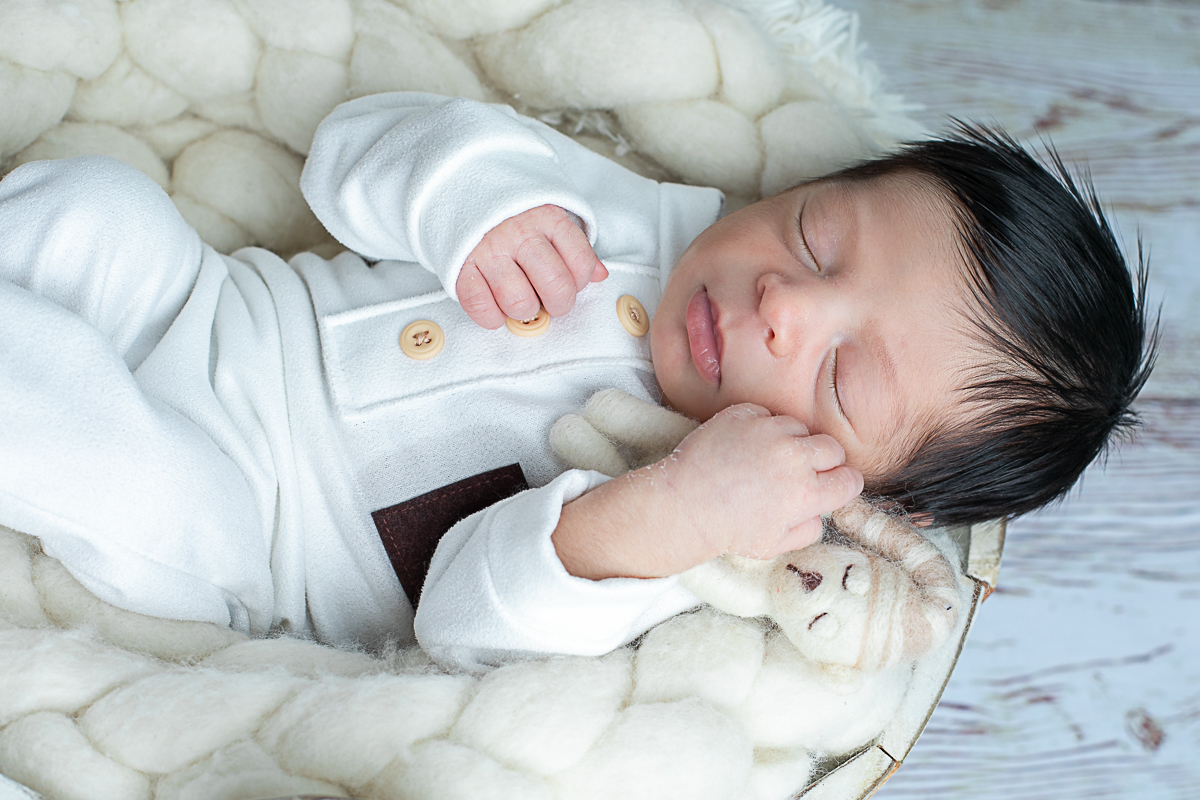ensaio-newborn-ensaio-fotografico-de-bebe-recem-nascido-fotografa-de-recem-nascido-em-barbacena-minas-gerais-melhor-fotografa-de-conselheiro-lafaiete-barbacena-fotografa-em-alto-rio-doce-fotografa-infantil-minas-gerais-isabela-lobato-fotografia-barbacena