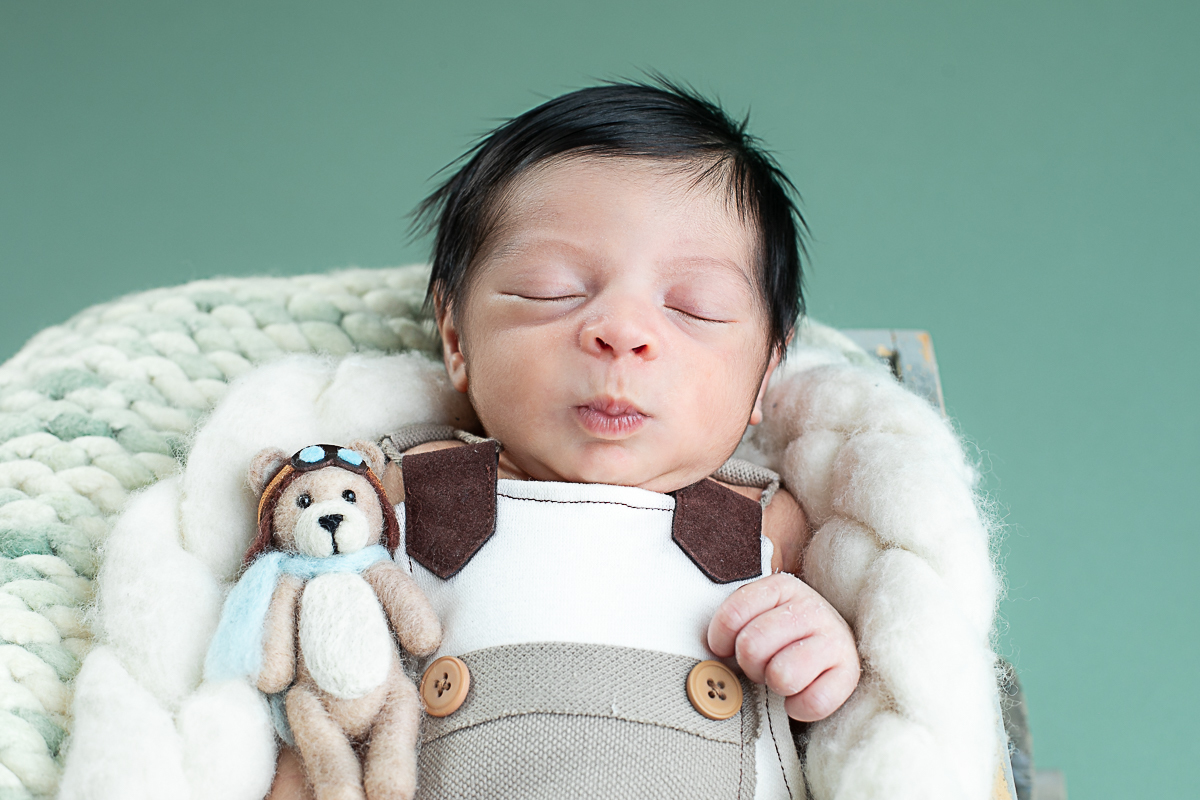 ensaio-newborn-ensaio-fotografico-de-bebe-recem-nascido-fotografa-de-recem-nascido-em-barbacena-minas-gerais-melhor-fotografa-de-conselheiro-lafaiete-barbacena-fotografa-em-alto-rio-doce-fotografa-infantil-minas-gerais-isabela-lobato-fotografia-barbacena
