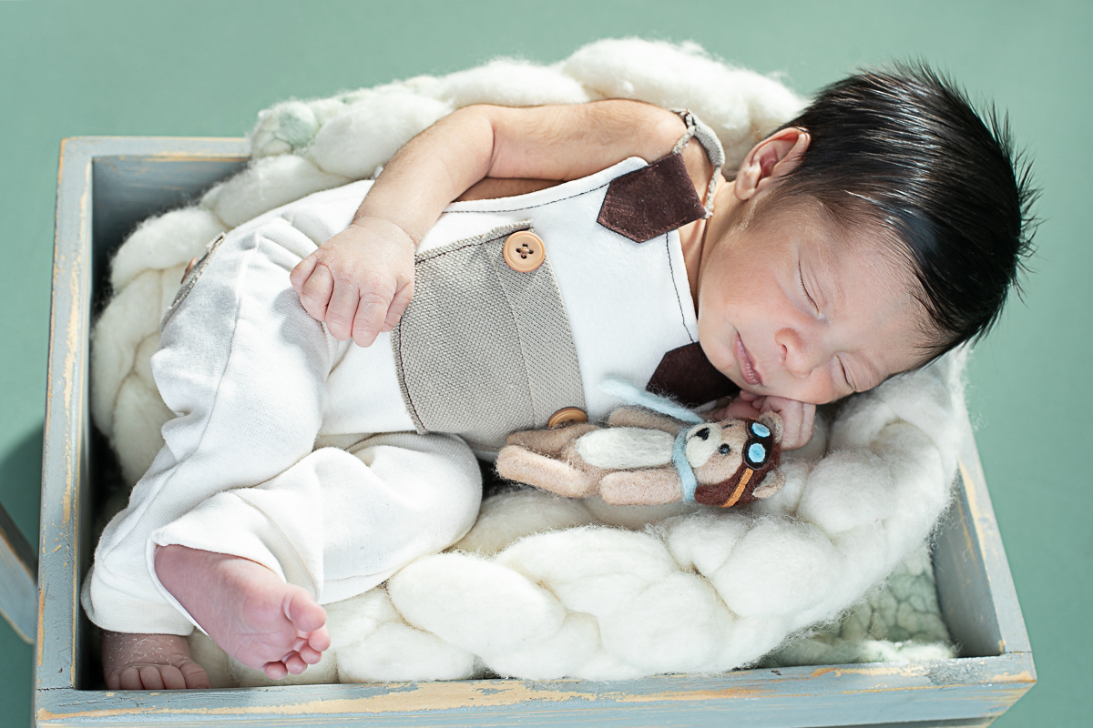 ensaio-newborn-ensaio-fotografico-de-bebe-recem-nascido-fotografa-de-recem-nascido-em-barbacena-minas-gerais-melhor-fotografa-de-conselheiro-lafaiete-barbacena-fotografa-em-alto-rio-doce-fotografa-infantil-minas-gerais-isabela-lobato-fotografia-barbacena