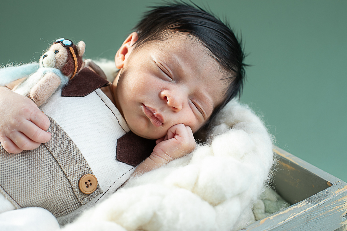 ensaio-newborn-ensaio-fotografico-de-bebe-recem-nascido-fotografa-de-recem-nascido-em-barbacena-minas-gerais-melhor-fotografa-de-conselheiro-lafaiete-barbacena-fotografa-em-alto-rio-doce-fotografa-infantil-minas-gerais-isabela-lobato-fotografia-barbacena