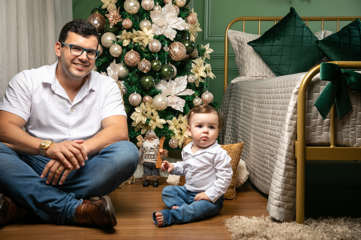 campanha-fotografica-de-natal-cenario-fotografico-de-natal-ideia-de-cenario-de-natal-fundo-fotografico-de-natal-fotos-de-natal-ideias-de-arvore-de-natal-fotos-de-natal-em-familia-natal-2025-tendencias-fotografo-em-barbcena-estudio-de-fotos-isabela-lobato