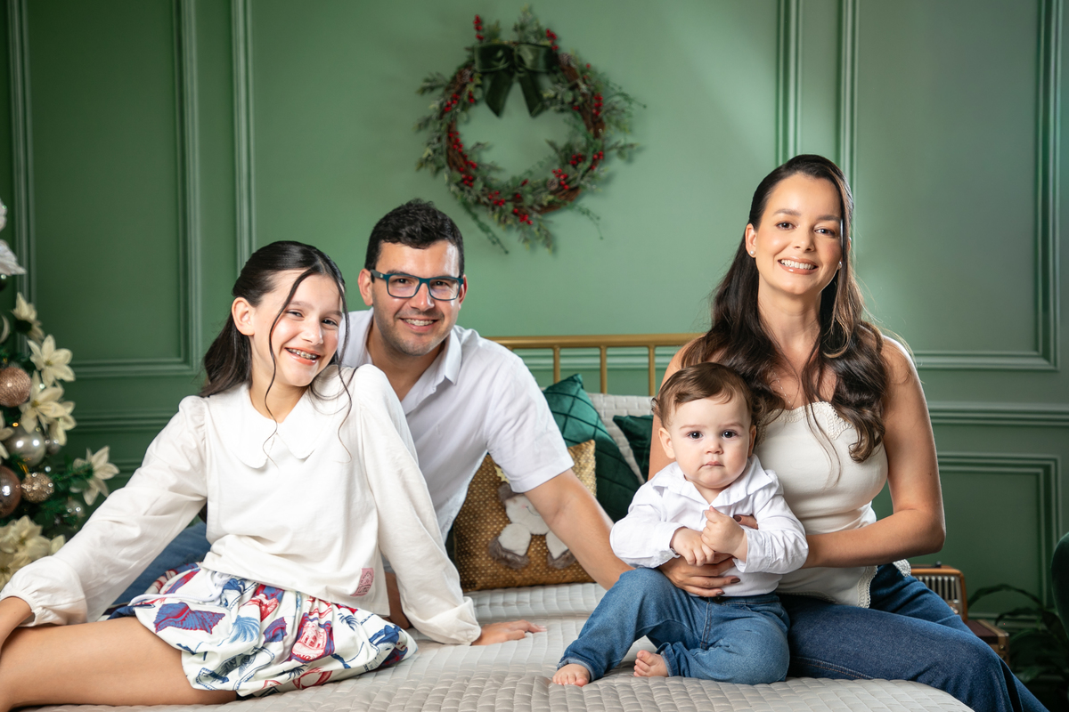 campanha-fotografica-de-natal-cenario-fotografico-de-natal-ideia-de-cenario-de-natal-fundo-fotografico-de-natal-fotos-de-natal-ideias-de-arvore-de-natal-fotos-de-natal-em-familia-natal-2025-tendencias-fotografo-em-barbcena-estudio-de-fotos-isabela-lobato
