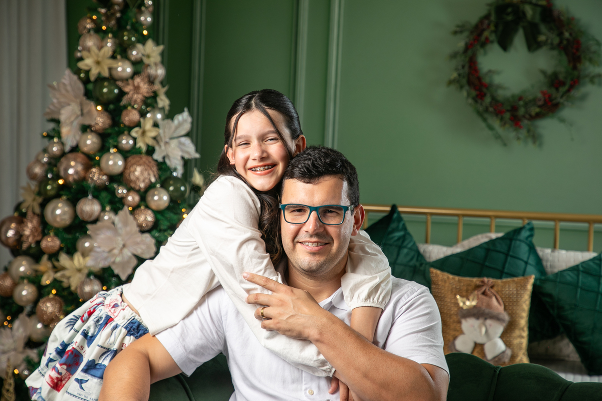 campanha-fotografica-de-natal-cenario-fotografico-de-natal-ideia-de-cenario-de-natal-fundo-fotografico-de-natal-fotos-de-natal-ideias-de-arvore-de-natal-fotos-de-natal-em-familia-natal-2025-tendencias-fotografo-em-barbcena-estudio-de-fotos-isabela-lobato