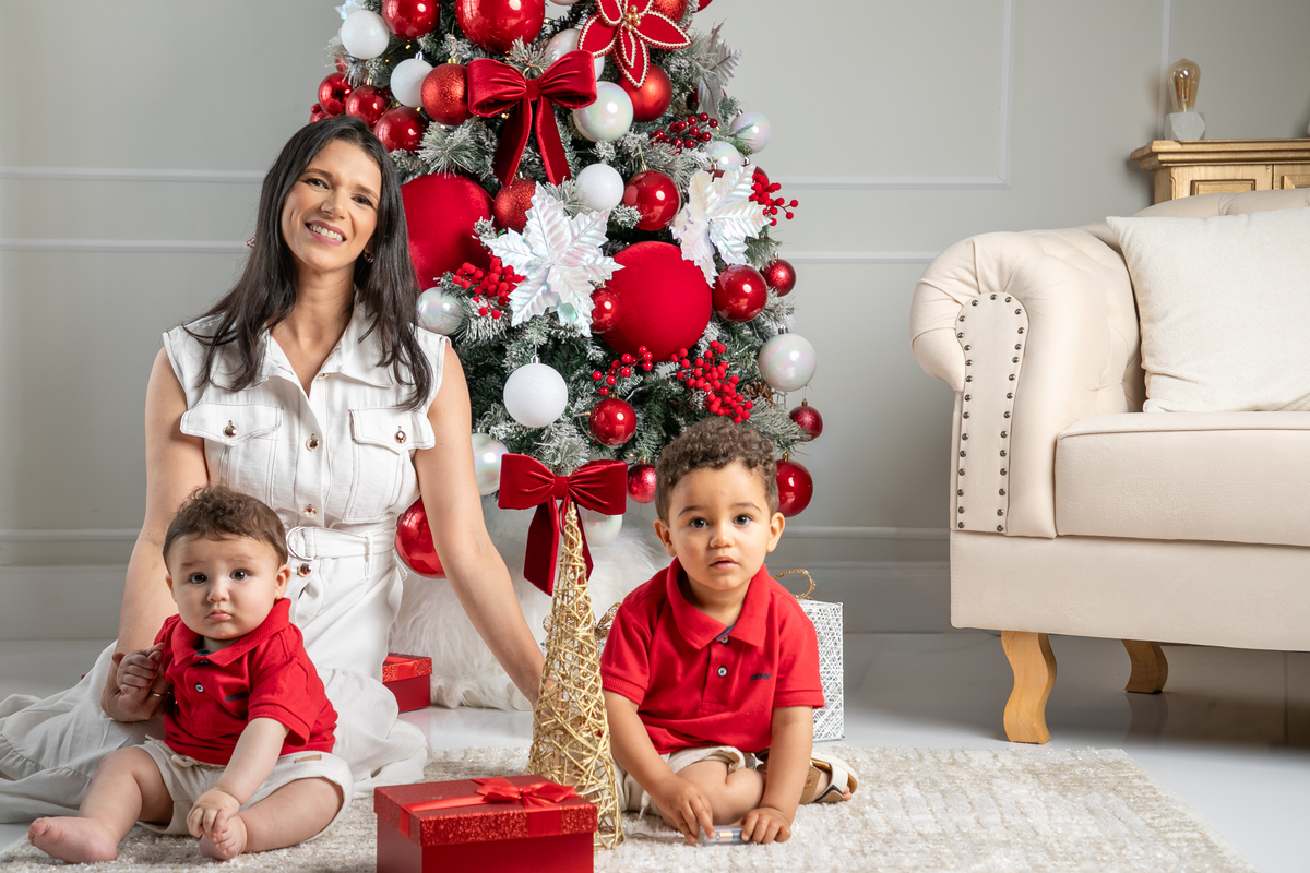 campanha-fotografica-de-natal-cenario-fotografico-de-natal-ideia-de-cenario-de-natal-fundo-fotografico-de-natal-fotos-de-natal-ideias-de-arvore-de-natal-fotos-de-natal-em-familia-natal-2025-tendencias-fotografo-em-barbcena-estudio-de-fotos-isabela-lobato