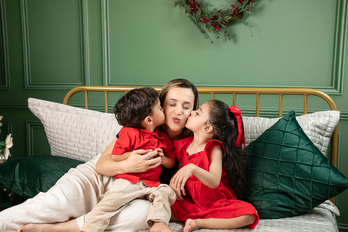 campanha-fotografica-de-natal-cenario-fotografico-de-natal-ideia-de-cenario-de-natal-fundo-fotografico-de-natal-fotos-de-natal-ideias-de-arvore-de-natal-fotos-de-natal-em-familia-natal-2025-tendencias-fotografo-em-barbcena-estudio-de-fotos-isabela-lobato