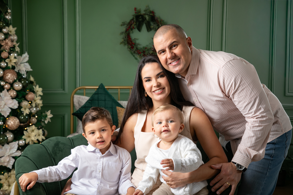 campanha-fotografica-de-natal-cenario-fotografico-de-natal-ideia-de-cenario-de-natal-fundo-fotografico-de-natal-fotos-de-natal-ideias-de-arvore-de-natal-fotos-de-natal-em-familia-natal-2025-tendencias-fotografo-em-barbcena-estudio-de-fotos-isabela-lobato