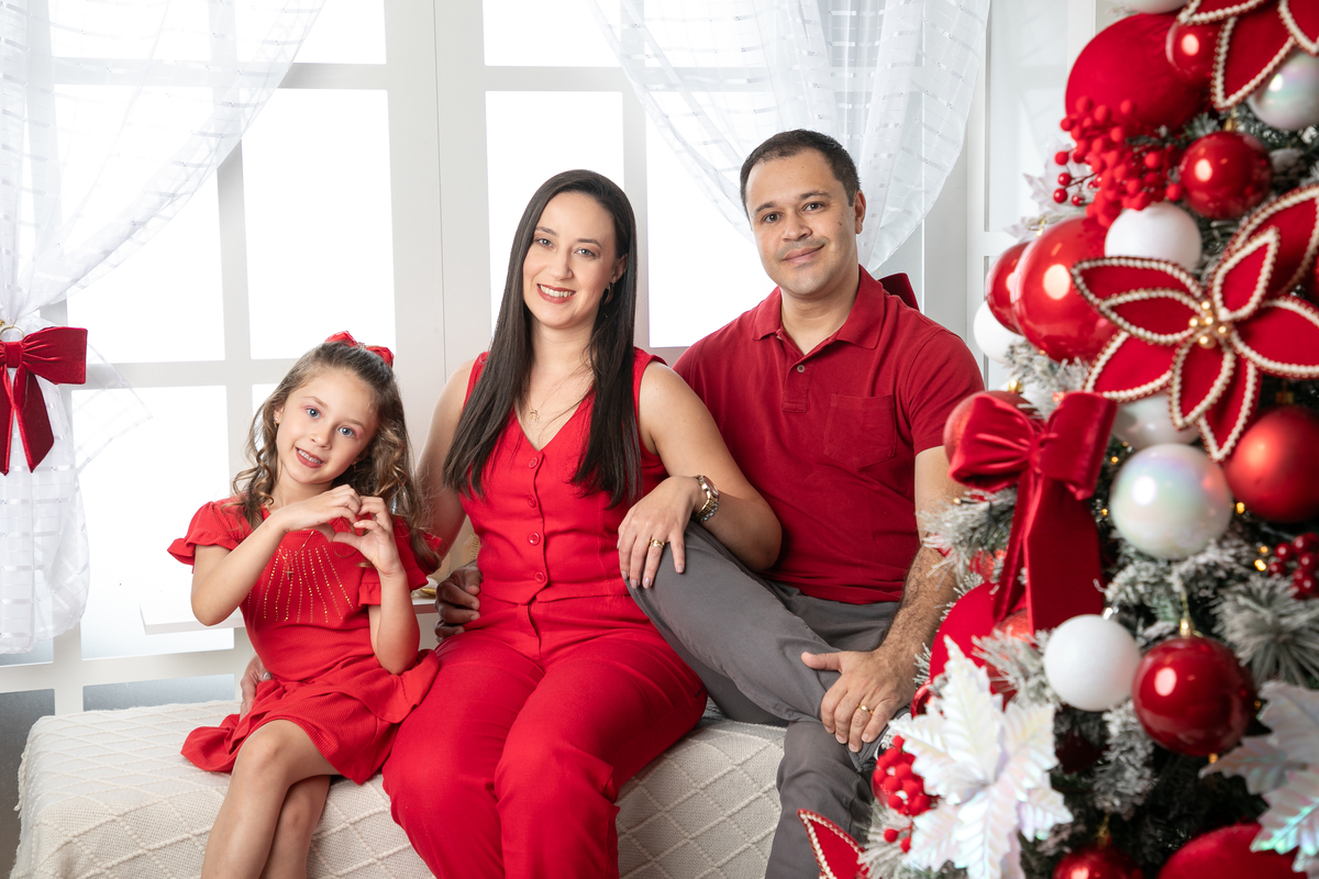 campanha-fotografica-de-natal-cenario-fotografico-de-natal-ideia-de-cenario-de-natal-fundo-fotografico-de-natal-fotos-de-natal-ideias-de-arvore-de-natal-fotos-de-natal-em-familia-natal-2025-tendencias-fotografo-em-barbcena-estudio-de-fotos-isabela-lobato