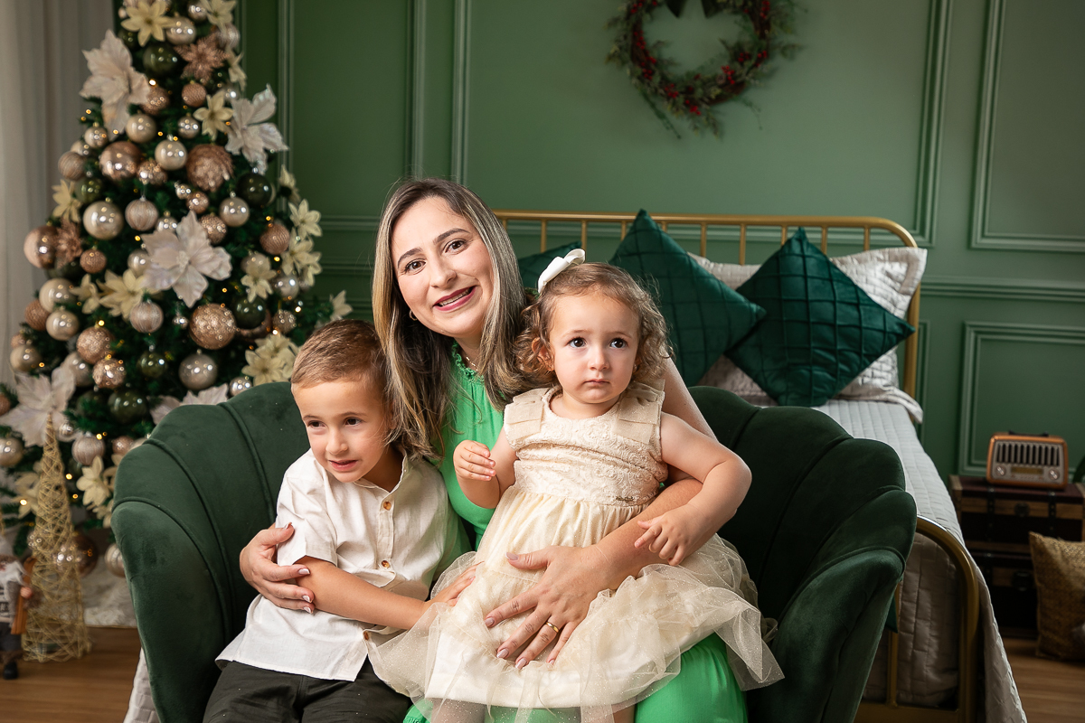 campanha-fotografica-de-natal-cenario-fotografico-de-natal-ideia-de-cenario-de-natal-fundo-fotografico-de-natal-fotos-de-natal-ideias-de-arvore-de-natal-fotos-de-natal-em-familia-natal-2025-tendencias-fotografo-em-barbcena-estudio-de-fotos-isabela-lobato